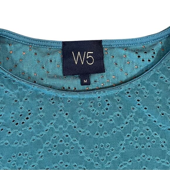 W5 Green Flutter Sleeve Perforated Top, Size M - Picture 4 of 5
